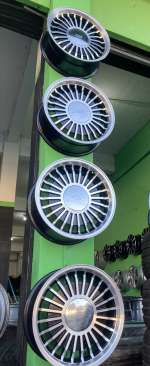 Jogo de rodas aro 17 ralinho do Opala